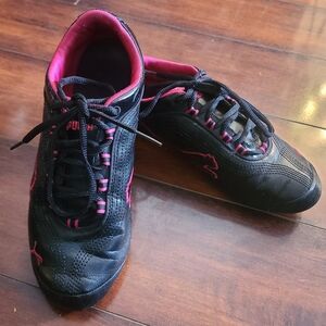 Puma Black and Pink Low-Top Sneakers Sz 7.5